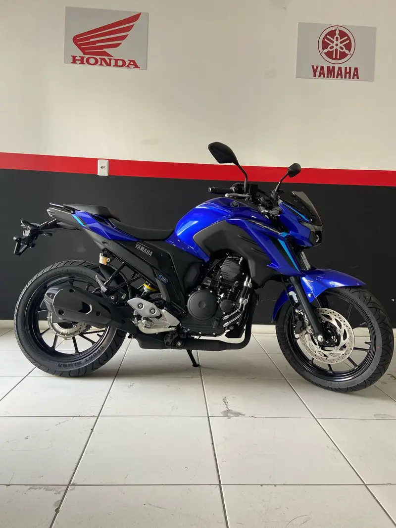 Yamaha Fazer FZ25 Connected