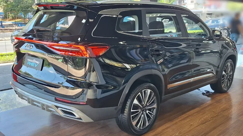 Novo Caoa Chery Tiggo 8 Pro PHEV tem truque de BMW na cabine
