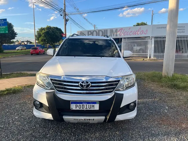 Carro Toyota Hilux SW4 2013 SR 2.7 4x2 (Flex)