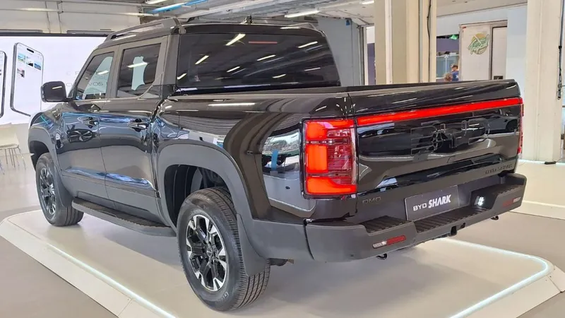 BYD terá picape híbrida maior que a Shark para brigar com F-150 e Silverado