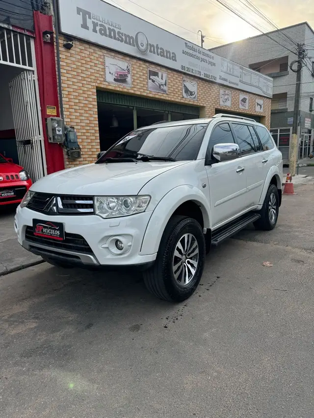 Carro Mitsubishi Pajero 2016 3.2 DI-D HPE 4WD (Aut)