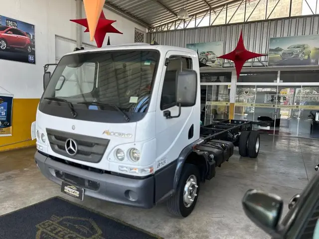 Carro Mercedes-Benz Accelo 2018 815/37