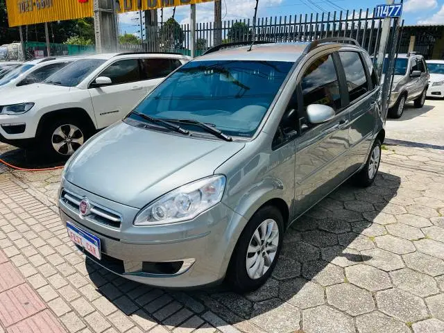 Carro Fiat Idea 2016 Attractive 1.4 8V (Flex)