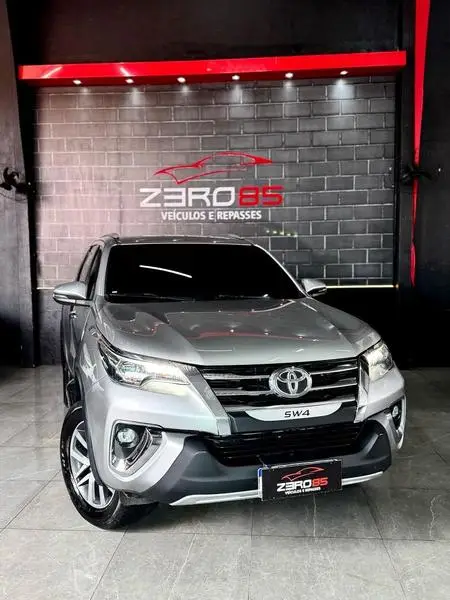 Carro Toyota SW4 2018 2.8 TDI SRX 5L 4x4 (Aut)