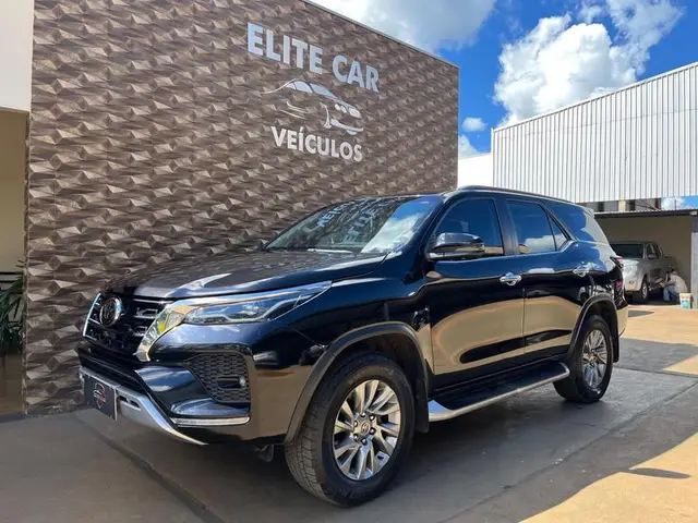 Carro Toyota Hilux Cabine Dupla 2022 SRX 2.8 TDI CD 4x4 (Aut)