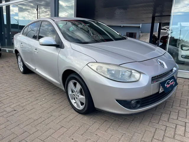 Carro Renault Fluence 2013 2.0 16V Dynamique (Flex)