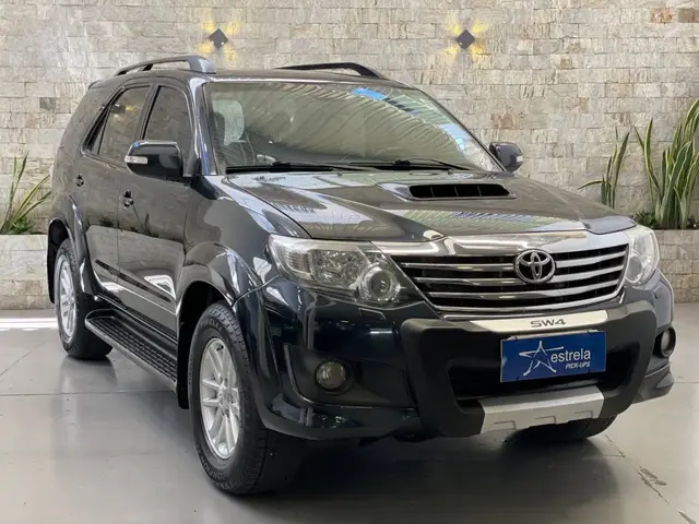 Carro Toyota Hilux SW4 2014 3.0 TDI 4x4 SRV 7L