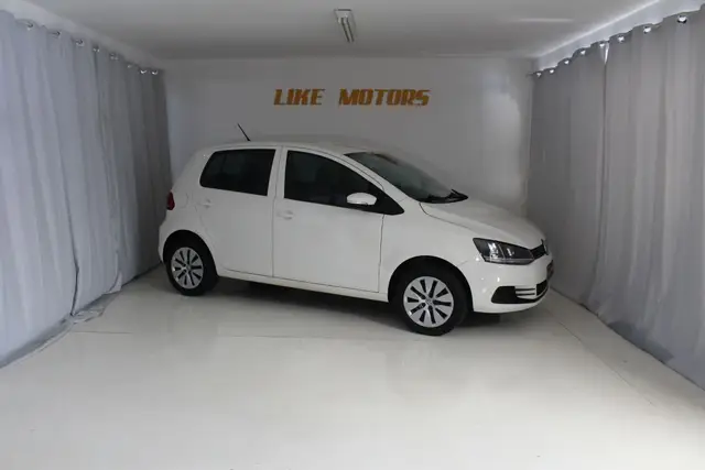 Carro Volkswagen Fox 2015 Trendline 1.0 TEC (Flex)