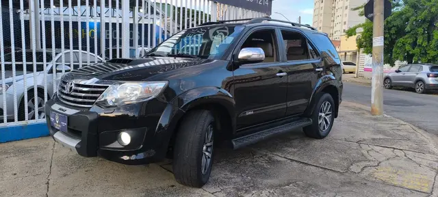 Carro Toyota SW4 2015 Hilux  3.0 TDI 4x4 SRV 7L