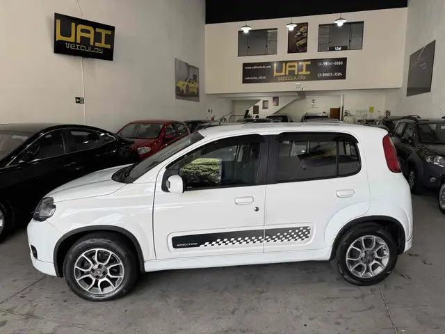 Carro Fiat Uno 2014 Sporting 1.4 8V (Flex) 4p