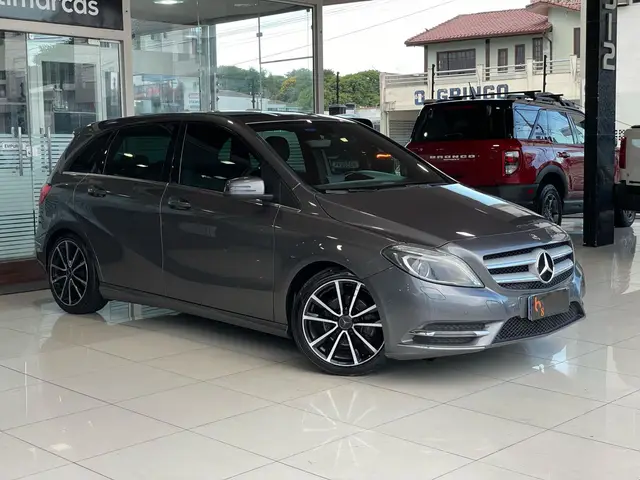 Carro Mercedes-Benz Classe B 2015 200 1.6 Turbo Sport