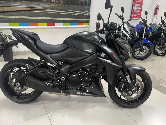 Carro Suzuki GSX S 1000 2023 ABS