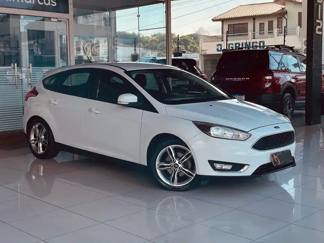 Carro Ford Focus Hatch 2017 SE Plus 1.6 TiVCT