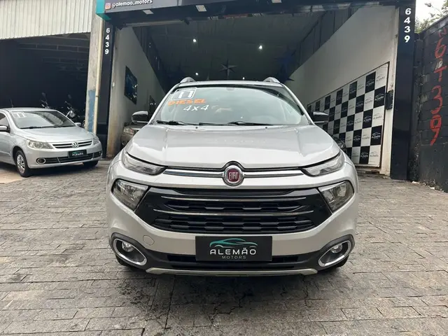 Carro Fiat Toro 2017 Volcano 2.0 diesel AT9 4x4