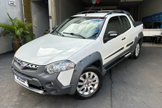 Carro Fiat Strada 2016 Adventure 1.8 16V (Flex) (Cabine Dupla)