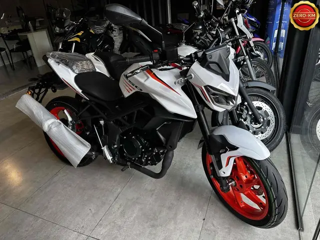 Carro Shineray SHI 250 2025 249 cc
