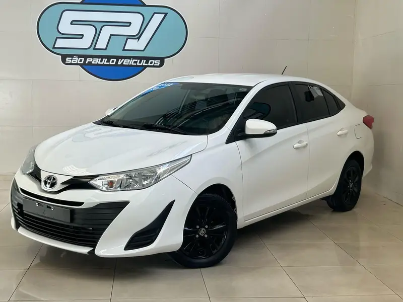 Toyota 1.5 XL Plus Connect CVT (Flex)