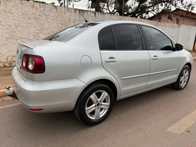 Carro Volkswagen Polo Sedan 2013 1.6 8V (Flex)