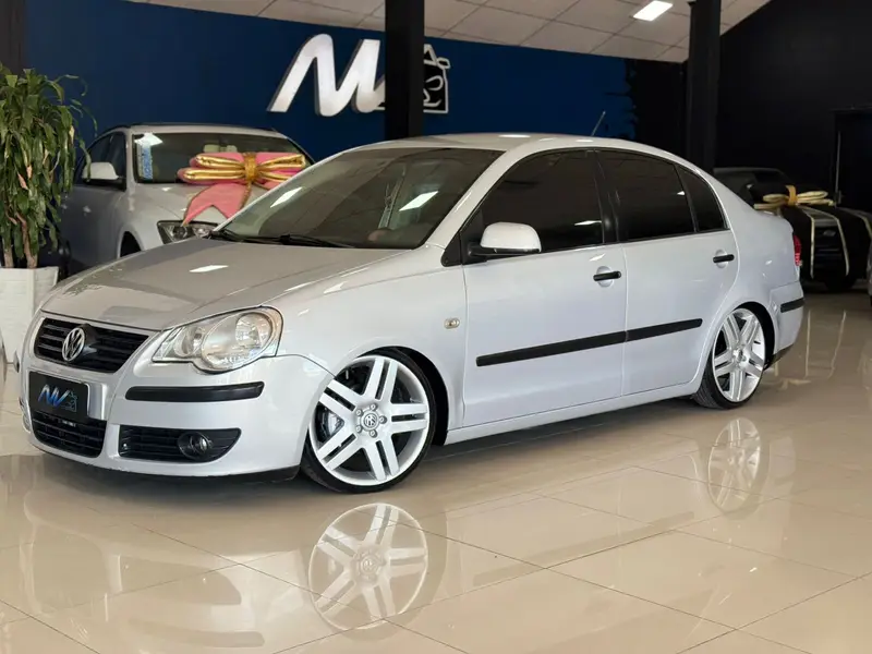 Volkswagen Polo Sedan 1.6 8V (Flex)
