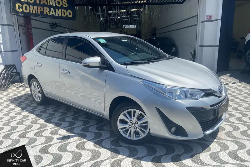 Toyota Yaris Sedan 1.5 XL CVT (Flex)