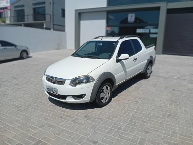 Carro Fiat Strada 2016 Trekking 1.6 16V (Flex) (Cabine Dupla)