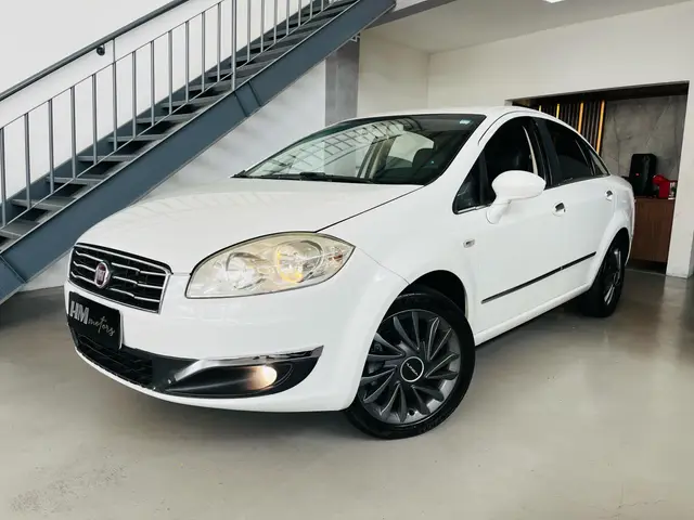 Carro Fiat Linea 2016 Absolute 1.8 16V Dualogic (Flex)