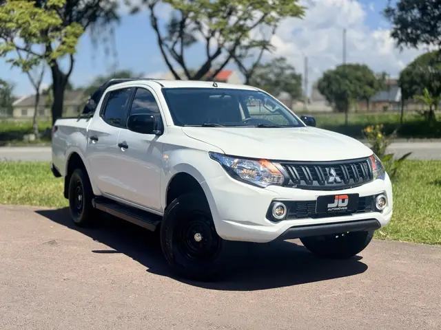 Carro Mitsubishi L200 Triton Sport 2022 GL 2.4 DID-H 4x4 (Aut)