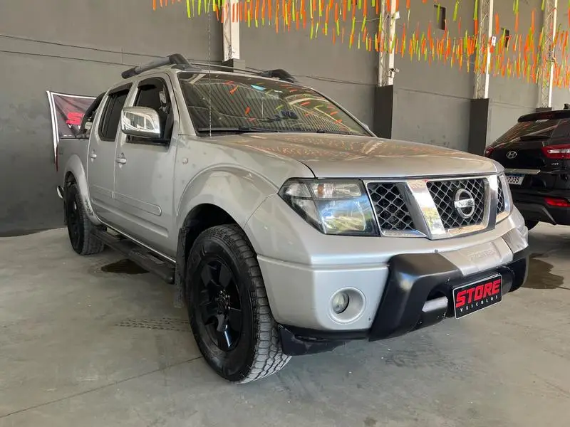 Nissan Frontier LE 4x4 2.5 16V (cab. dupla) (aut)