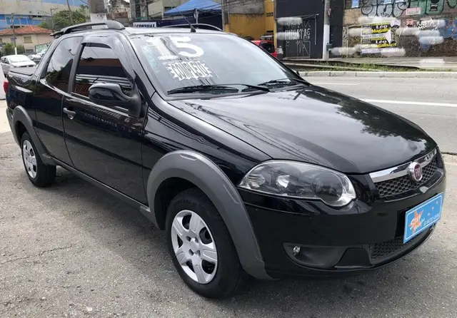 Carro Fiat Strada 2015 Trekking 1.6 16V (Flex) (Cabine Dupla)