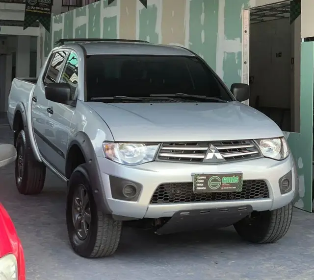 Carro Mitsubishi L200 Triton 2017 GLS 3.2 CD TB Int.Diesel Mec