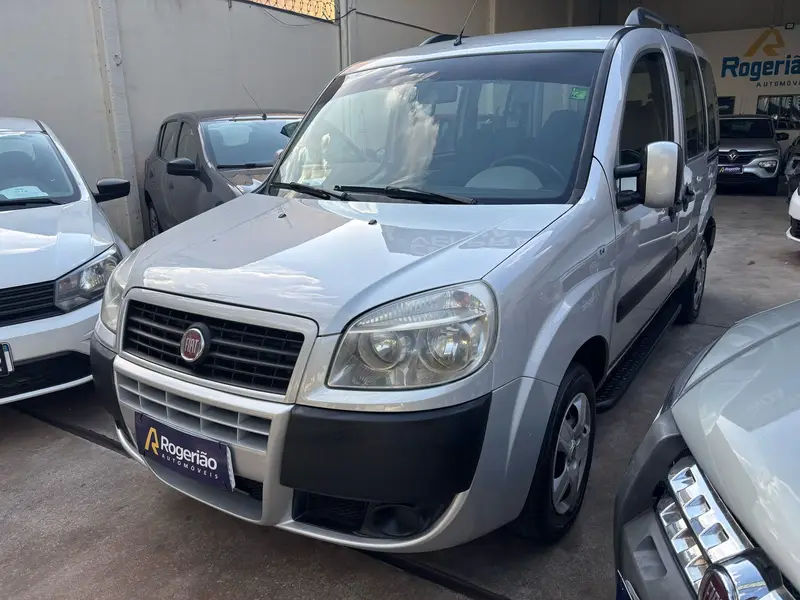 Fiat Doblò Attractive 1.4 8V (Flex)