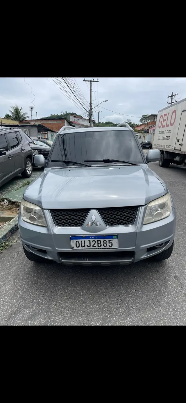Carro Mitsubishi Pajero TR4 2014 2.0 16V 4x2 (Flex)