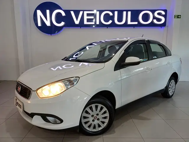 Carro Fiat Grand Siena 2017 Attractive 1.0 (Flex)