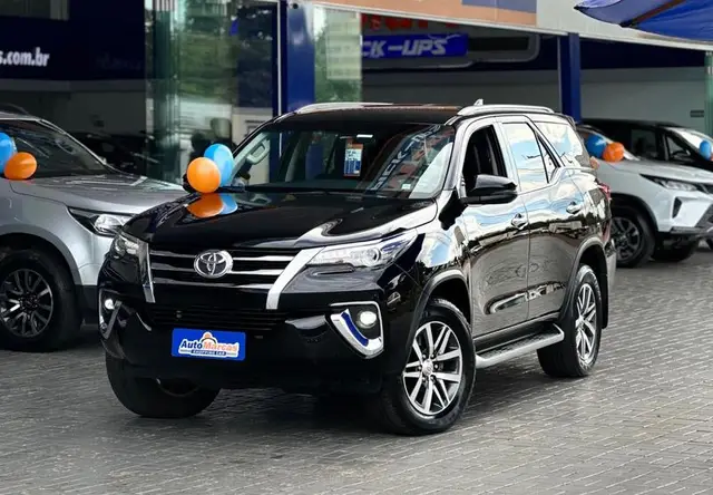 Carro Toyota SW4 2018 2.8 TDI SRX 7L 4x4 (Aut)