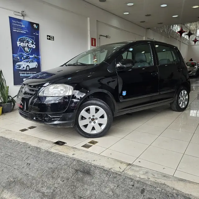 Carro Volkswagen Fox 2009 Route 1.6 8V (Flex)