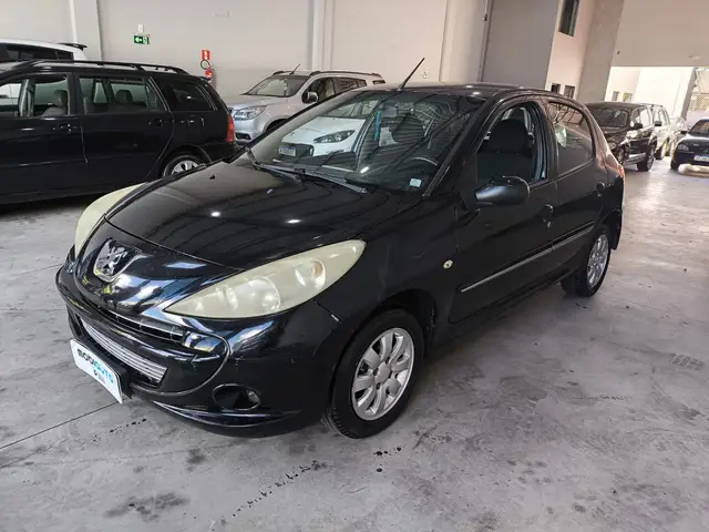 Carro Peugeot 207 2011 Hatch XR 1.4 8V (flex) 4p