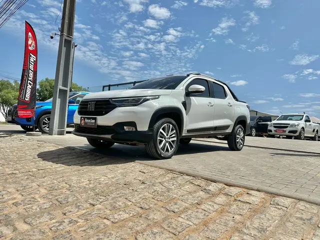 Carro Fiat Strada 2023 Volcano 1.3 8V CD AT