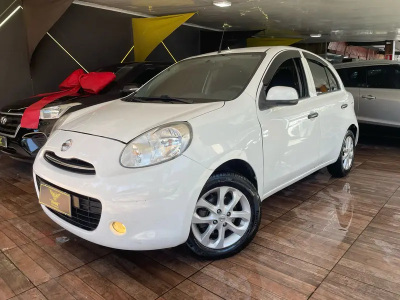 Nissan March 1.0 16V S (Flex)