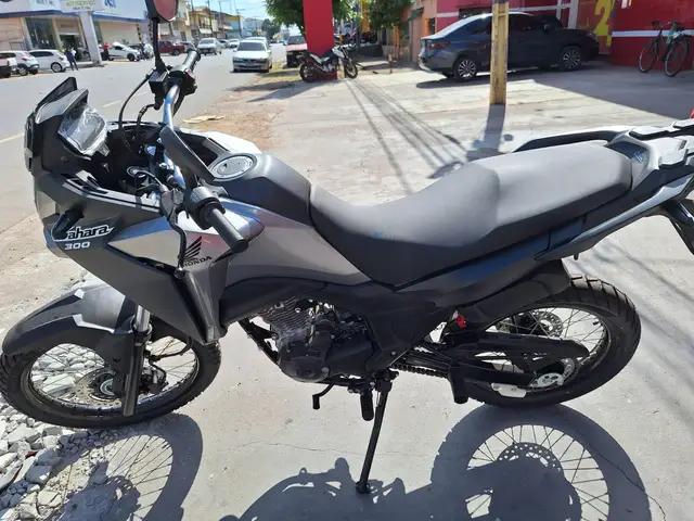 Carro Honda XRE Sahara 300 2025 ABS