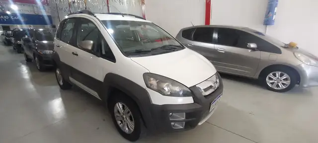 Carro Fiat Idea 2015 Adventure 1.8 16V E.TorQ (Flex)