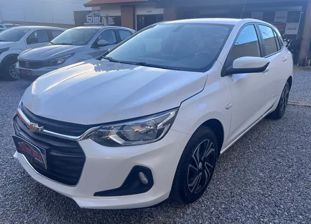 Carro Chevrolet Onix 2024 LT 1.0