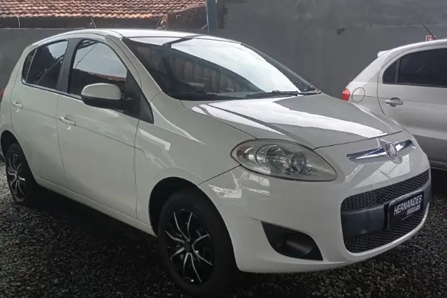 Carro Fiat Palio 2014 Attractive 1.0 8V (Flex)