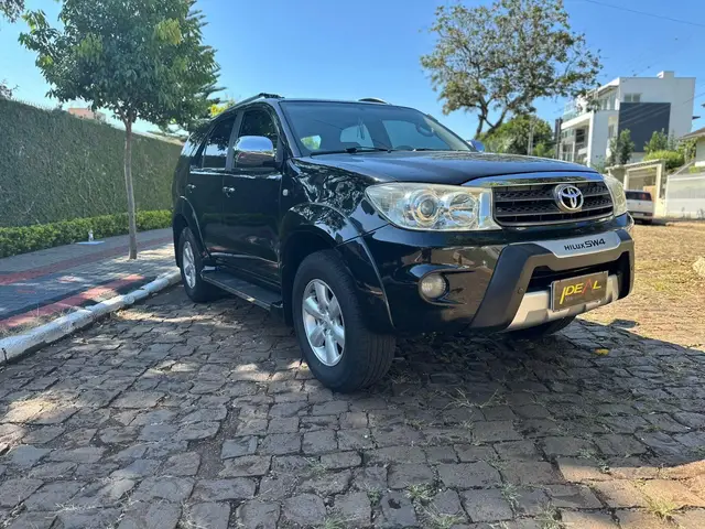 Carro Toyota Hilux SW4 2010 SR 4x2 2.7 VVT-i (aut)