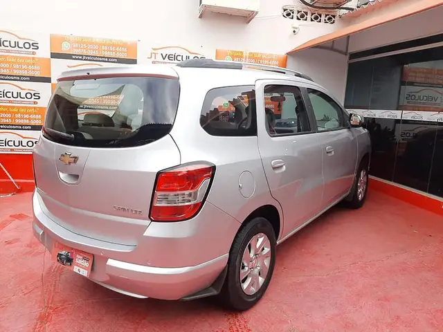 Carro Chevrolet Spin 2015 Activ  1.8 (Flex) (Aut)