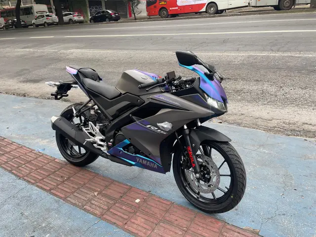 Moto Yamaha YZF R15 2025 ABS