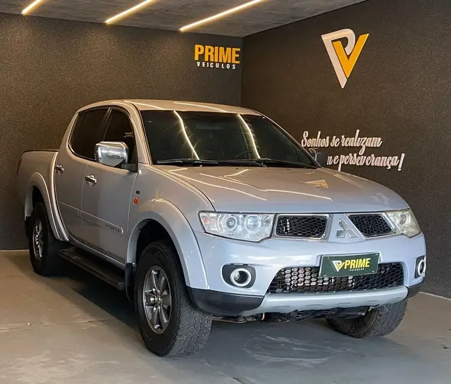 Carro Mitsubishi L200 Triton Sport 2013 3.2 DI-D 4x4 (Aut)