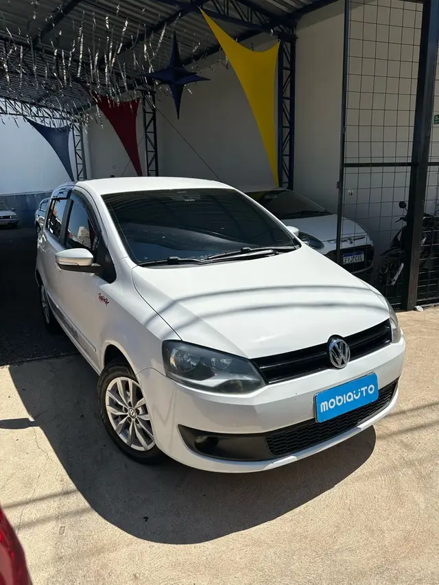 Carro Volkswagen Fox 2014 1.6 VHT Rock in Rio (Flex)