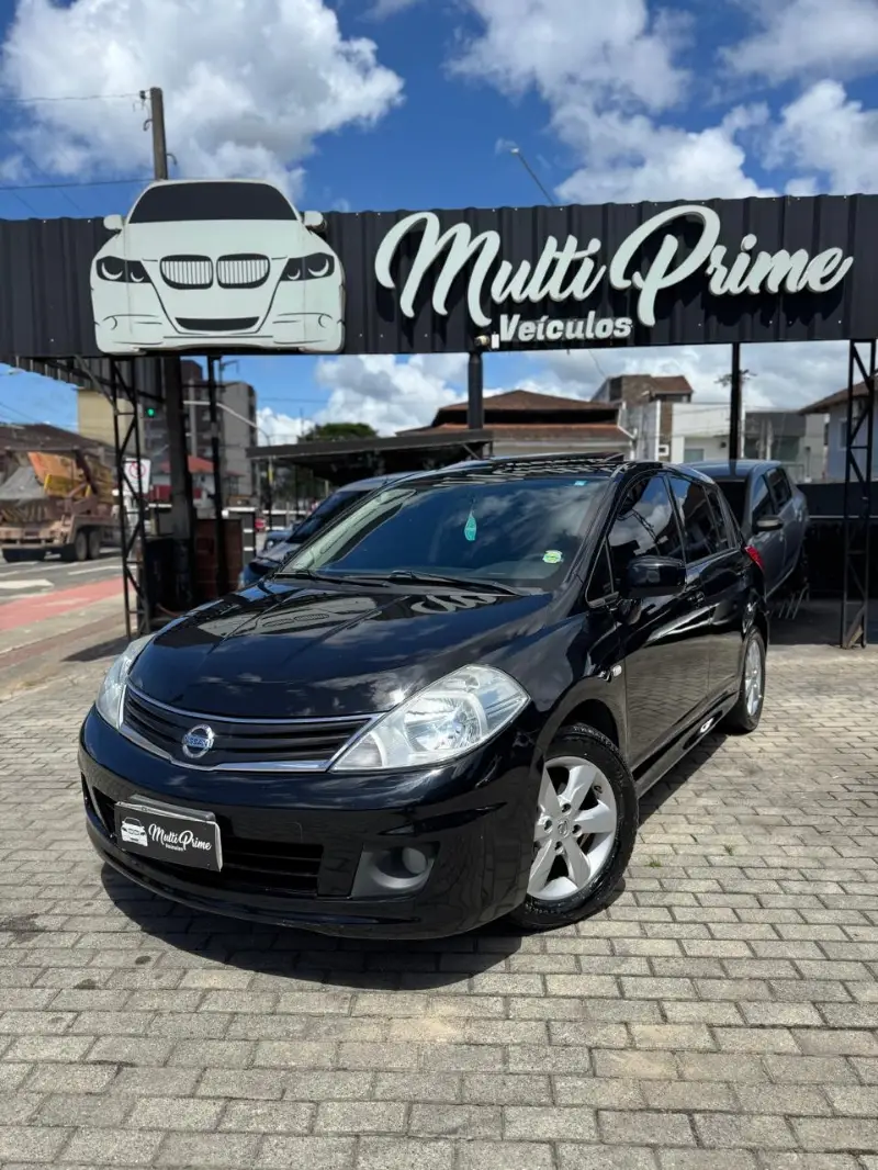 Nissan Tiida SL 1.8 (flex)
