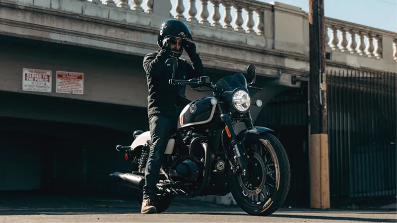 Royal Enfield lança Shotgun, custom com estilo esportivo e motor de 47 cv