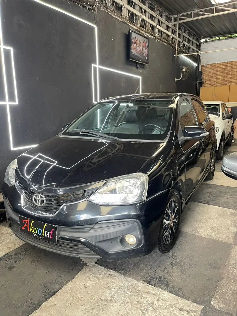 Toyota Etios Platinum 1.5 (Aut) (Flex)
